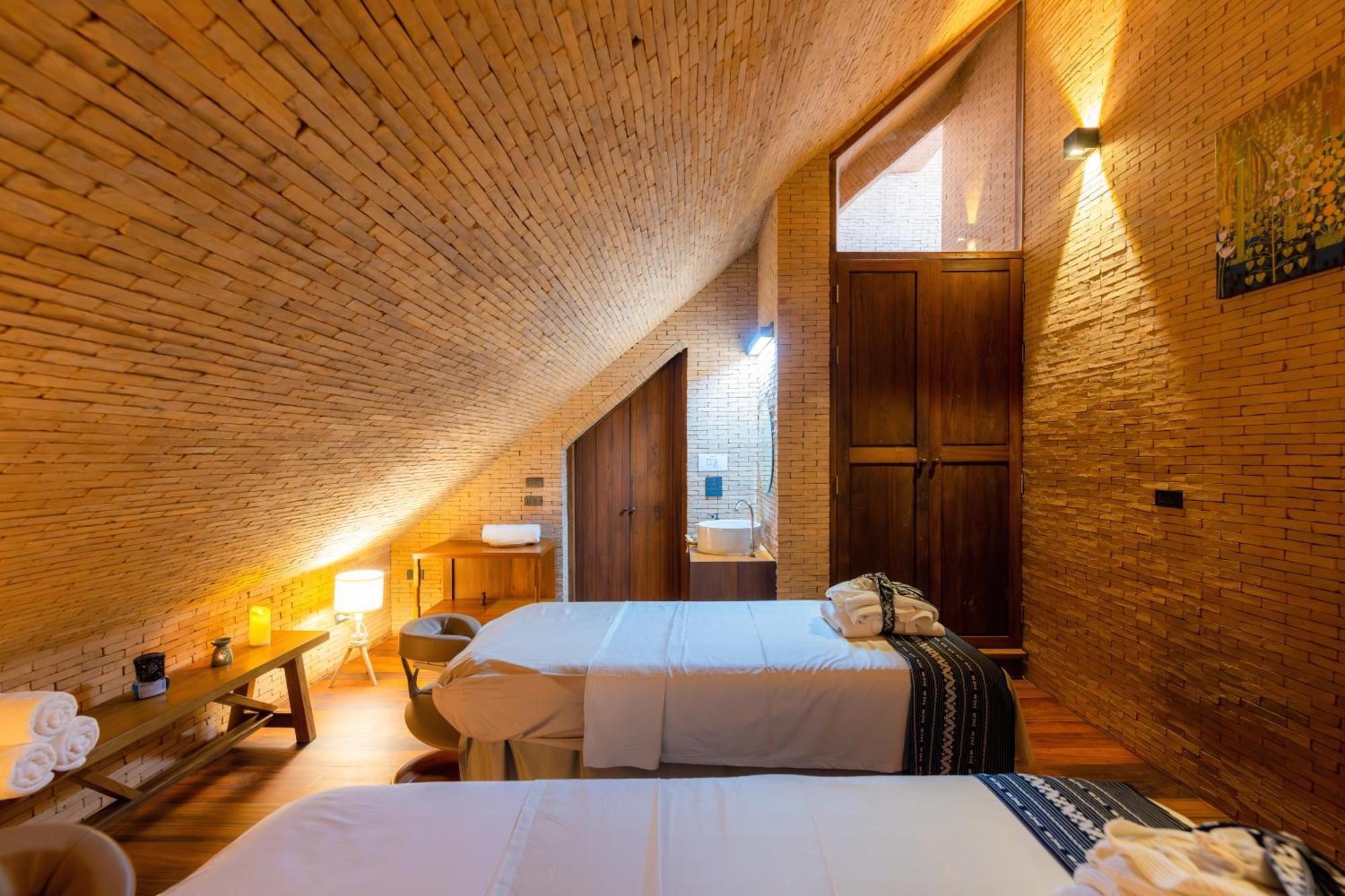 Athita The Hidden Court Chiang Saen Boutique Hotel Sha Plus Certified チェンライ エクステリア 写真